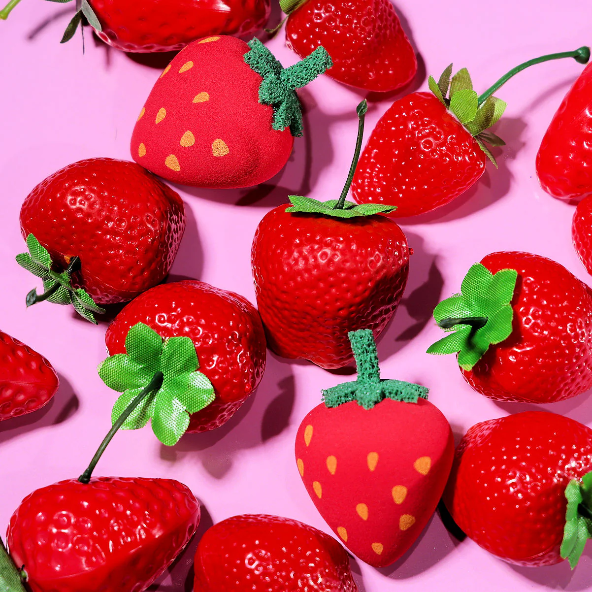 Strawberry Shortcake x Glamlite Berry Bounce Sponge - Image 3